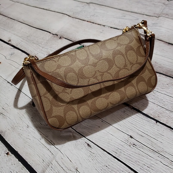 🆕️💟Authentic Coach Handbag💟 - Picture 4 of 7